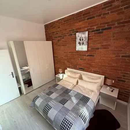 Arbes 10 - At The Yellow Duck Apartment