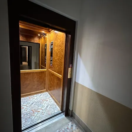 Arbes 10 - At The Yellow Duck Apartment *
