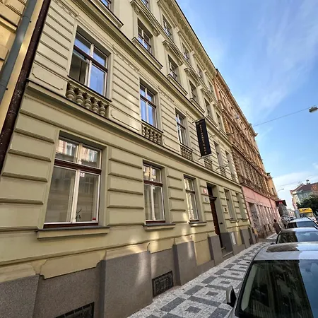 Arbes 10 - At The Yellow Duck Apartment